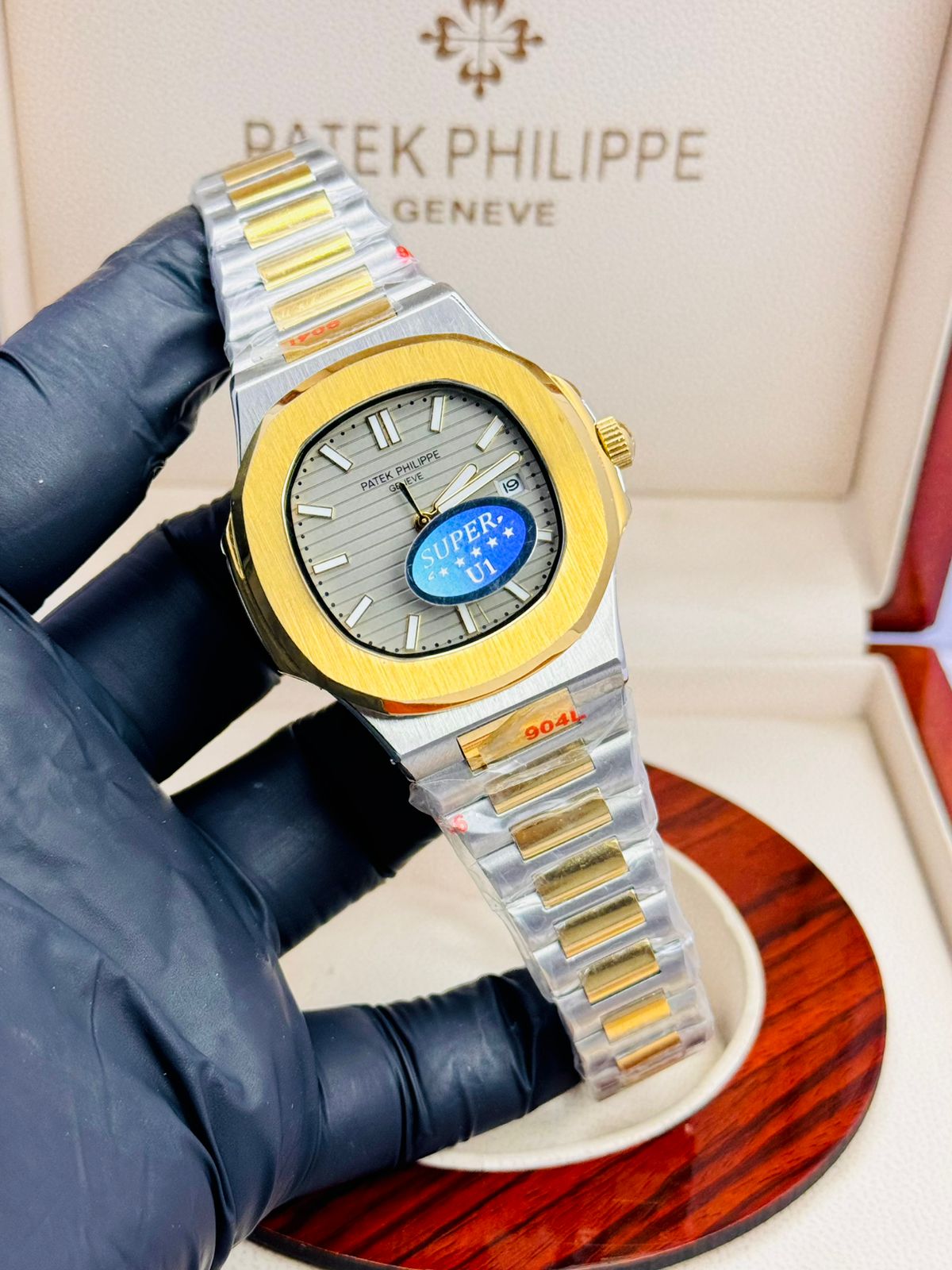 Patek Philippe Watch – GOLD RING DAIL