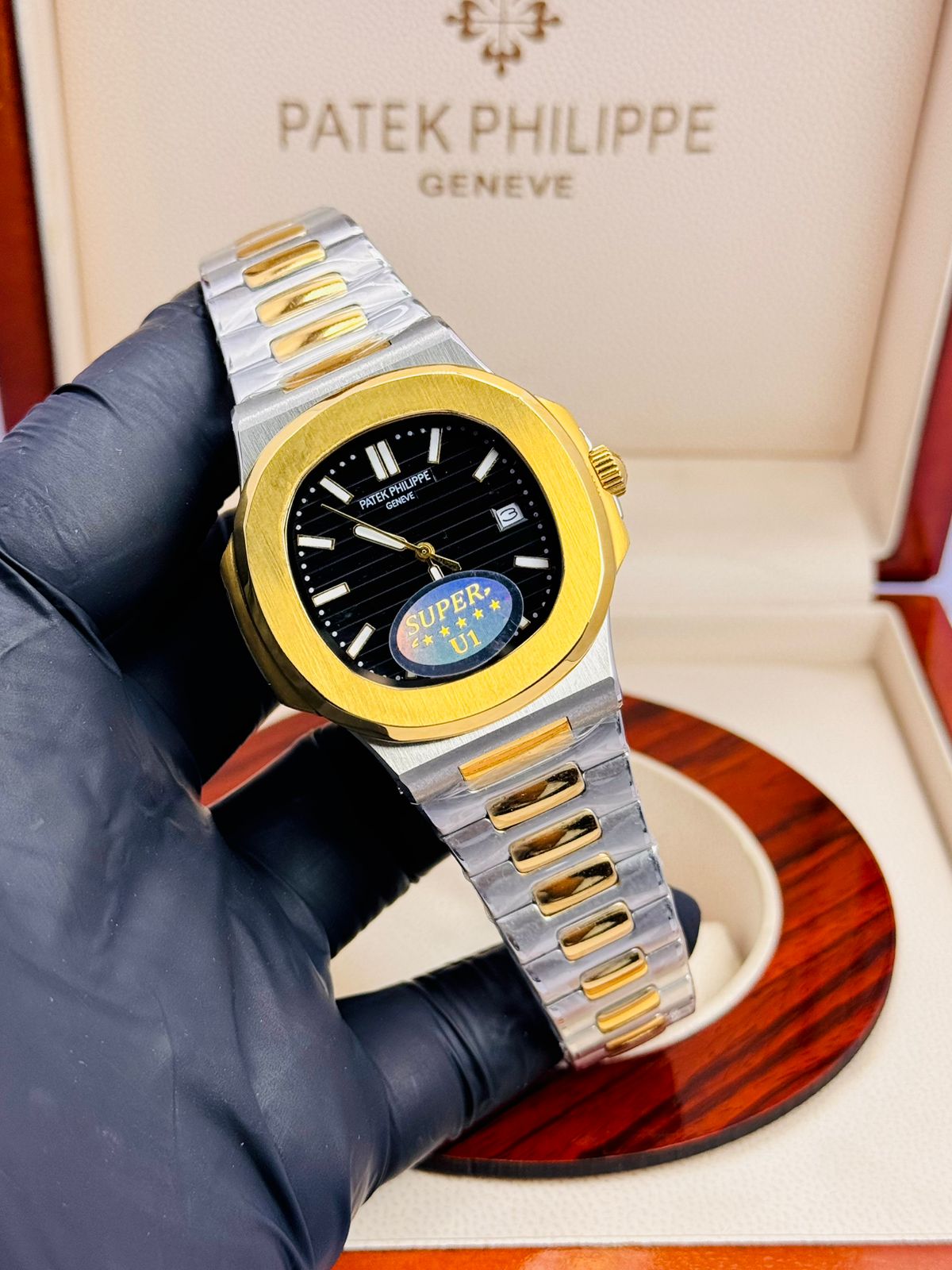 Patek Philippe Watch – GOLD RING DAIL