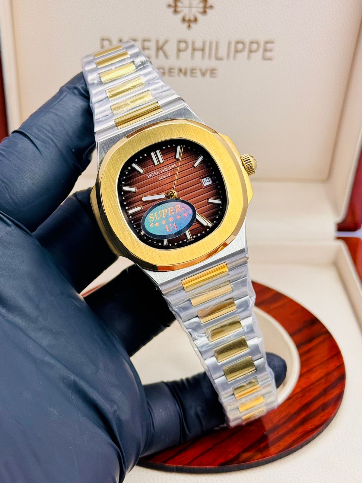 Patek Philippe Watch – GOLD RING DAIL